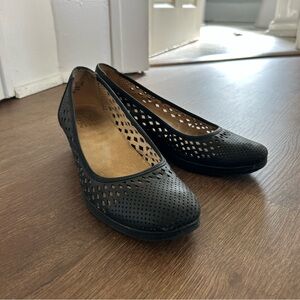 Naturalizer Brandi Black Women's Perforated Sport Wedge 8M